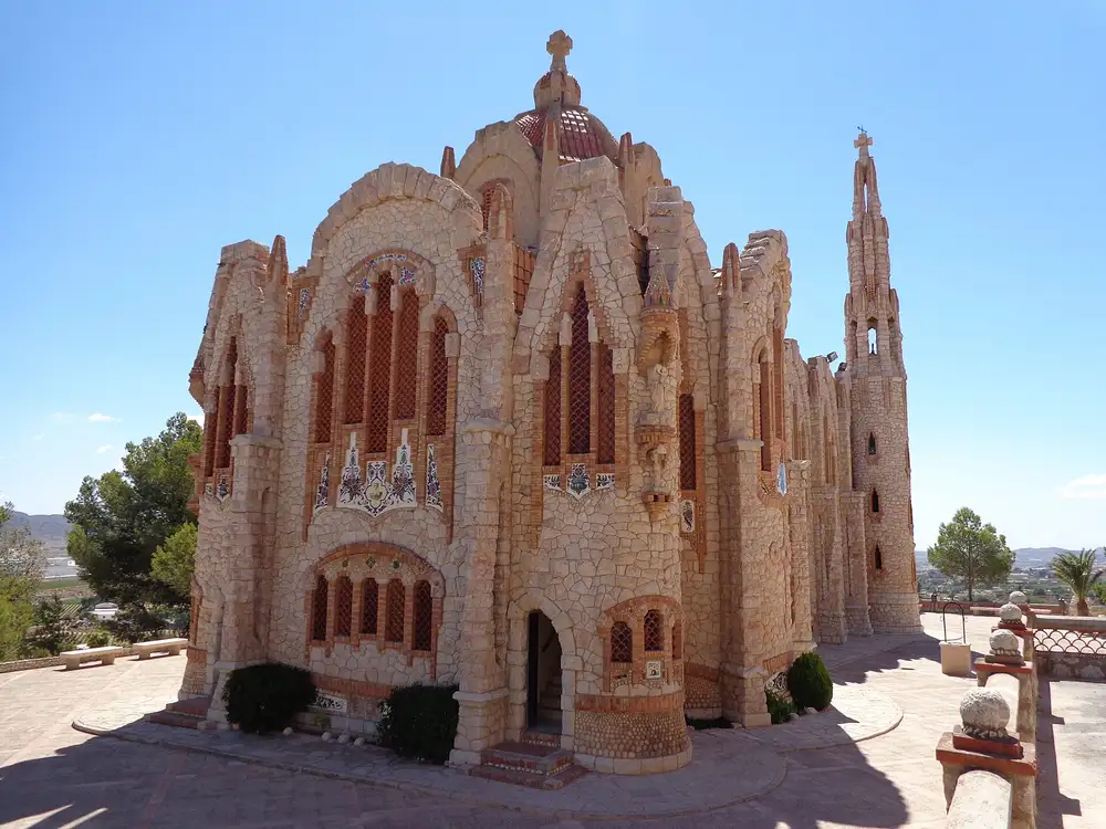 Santuario de Santa María Magdalena en Novelda, de estilo modernista